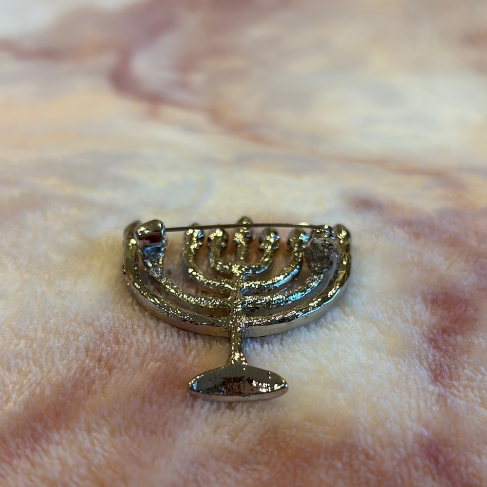 Blue and Gold Crystal Encrusted Hanukkah Menorah Brooch Pin NWT 1.75”x1.75” - Picture 9 of 15